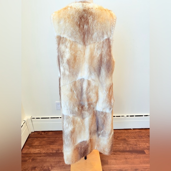 Vintage Bleached MUSKRAT FUR Vest Womanβs Long Sleeveless Vest Leather Contour - Picture 3 of 14